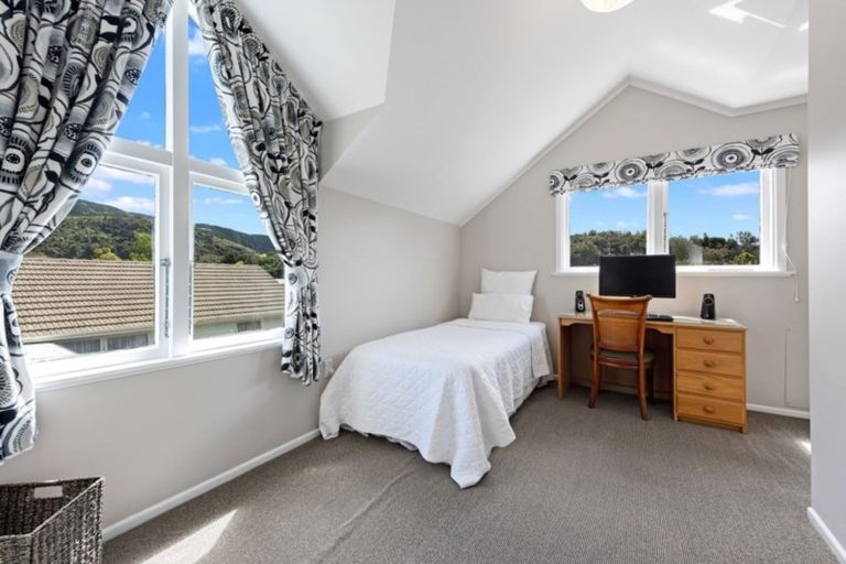 Photo of property in 15 Whirinaki Crescent, Heretaunga, Upper Hutt, 5018