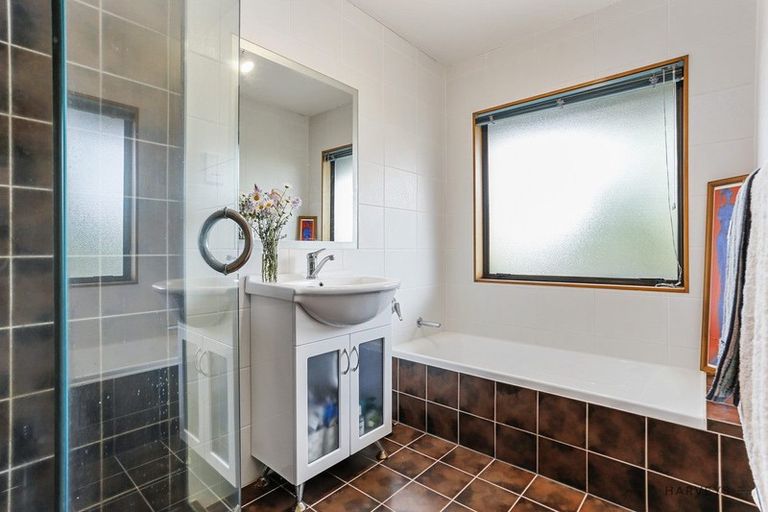 Photo of property in 3/16 Pleasant Road, Glen Eden, Auckland, 0602