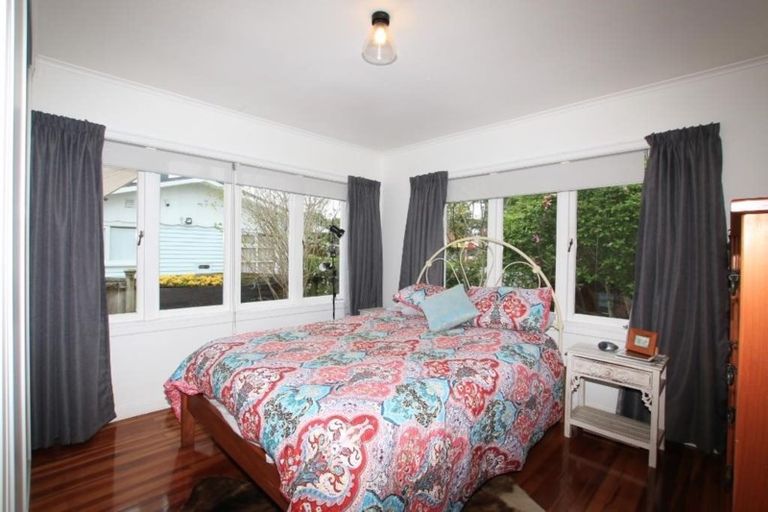 Photo of property in 65 Godley Road, Green Bay, Auckland, 0604