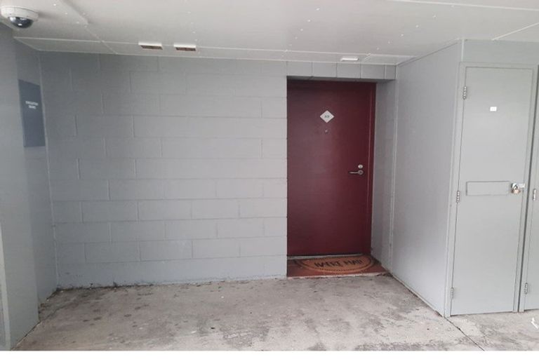 Photo of property in Palm Grove Apartments, 9/13a Palm Grove, Berhampore, Wellington, 6023