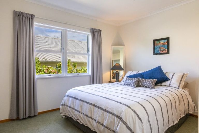 Photo of property in 16 Gladstone Road, Bluff Hill, Napier, 4110