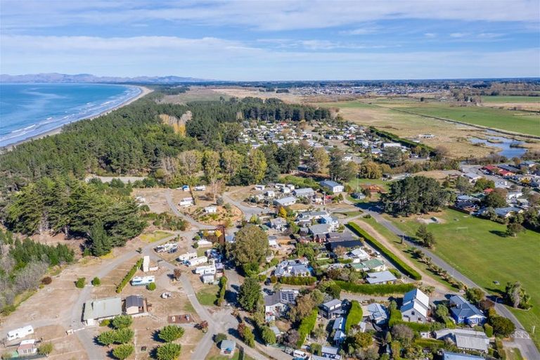 Photo of property in 88 Queens Avenue, Waikuku Beach, 7402