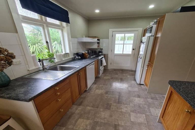 Photo of property in 32 Balfour Street, Mornington, Wellington, 6021