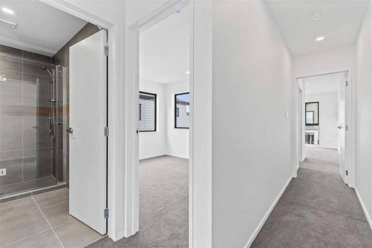 Photo of property in 47 Whare Kauri Road, Papakura, 2110