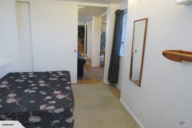 Photo of property in 2 Windy Ridge Road, Glenfield, Auckland, 0629