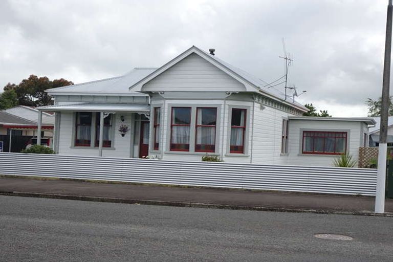 Photo of property in 46 Barraud Street, Dannevirke, 4930