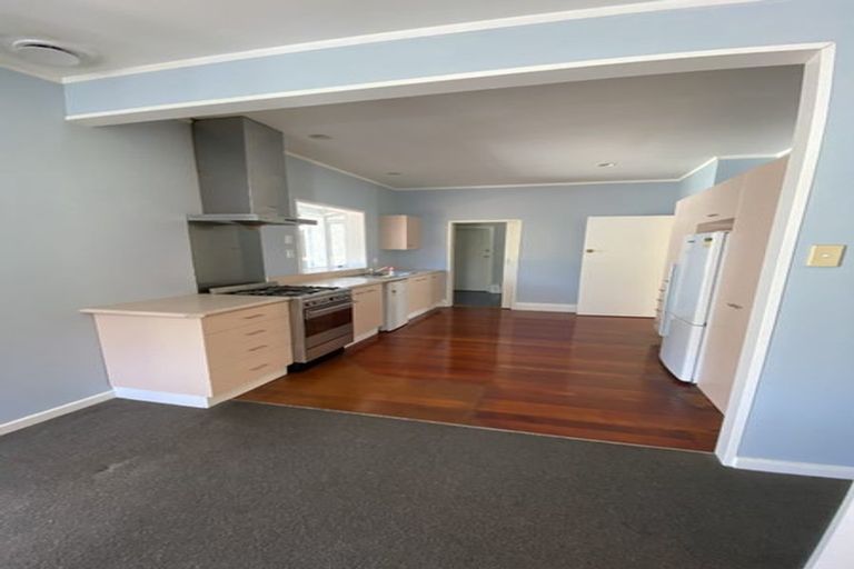 Photo of property in 218 Hillcrest Road, Hillcrest, Hamilton, 3216