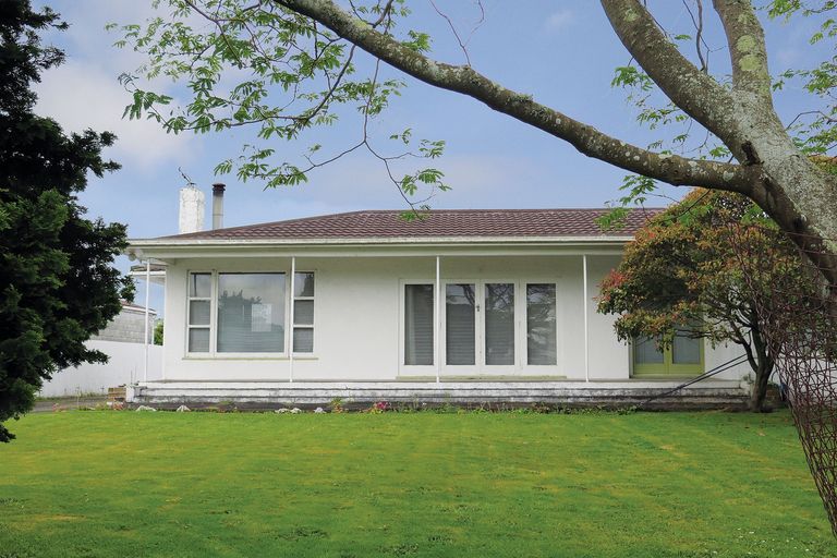 Photo of property in 35 Manchester Street, Takaro, Palmerston North, 4412