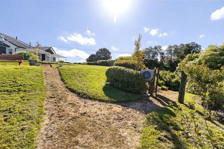 Photo of property in 51 Coutts Way, Fitzherbert, Palmerston North, 4410