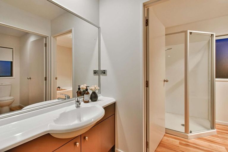 Photo of property in 122b Alfriston Road, Manurewa, Auckland, 2105