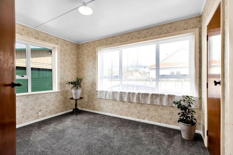 Photo of property in 139 Tukapa Street, Westown, New Plymouth, 4310