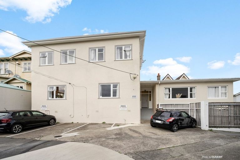 Photo of property in 2 Levy Street, Mount Victoria, Wellington, 6011