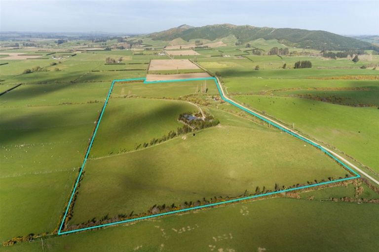 Photo of property in 219 Wyndale Road, Springfield, Sheffield, 7580