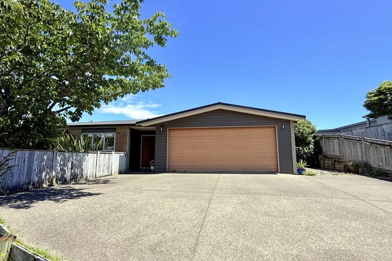 Photo of property in 46 Simpson Crescent, Raumati Beach, Paraparaumu, 5032