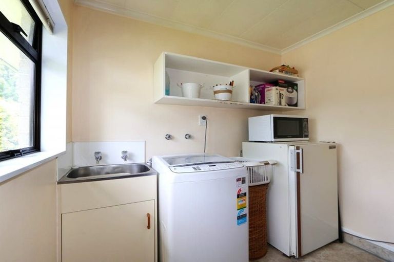 Photo of property in 243a Warwick Road, Mayfair, Hastings, 4122