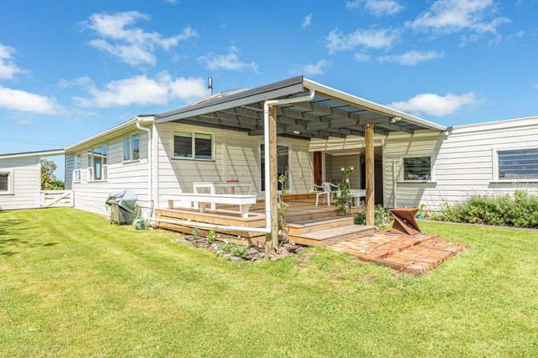 Photo of property in 23 Waitangi Road, Waverley, 4592