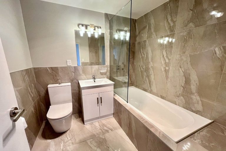 Photo of property in 21 Stitchbird Crescent, Papakura, 2110