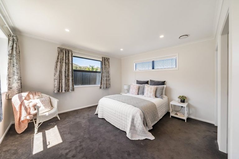 Photo of property in 17 Buddle Road, Wallaceville, Upper Hutt, 5018