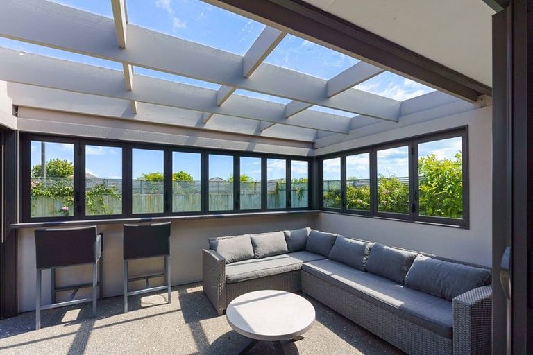 Photo of property in 7 Mahia Lane, Waikanae, 5036