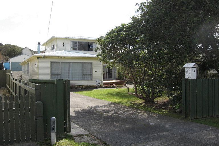 Photo of property in 20 Stanley Street, Wainuiomata, Lower Hutt, 5014