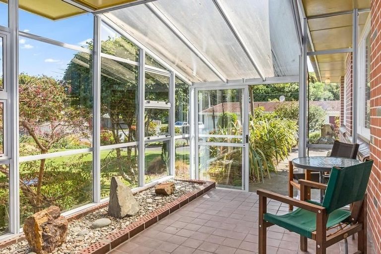 Photo of property in 11 Iti Grove, Waikanae, 5036