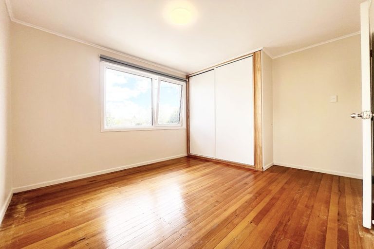 Photo of property in 2/7 Vera Road, Te Atatu South, Auckland, 0610