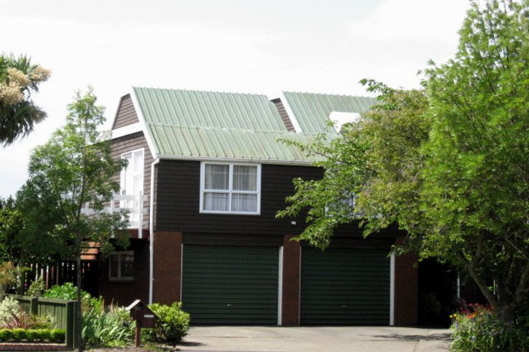 Photo of property in 44 Camberwell Place, Avonhead, Christchurch, 8042