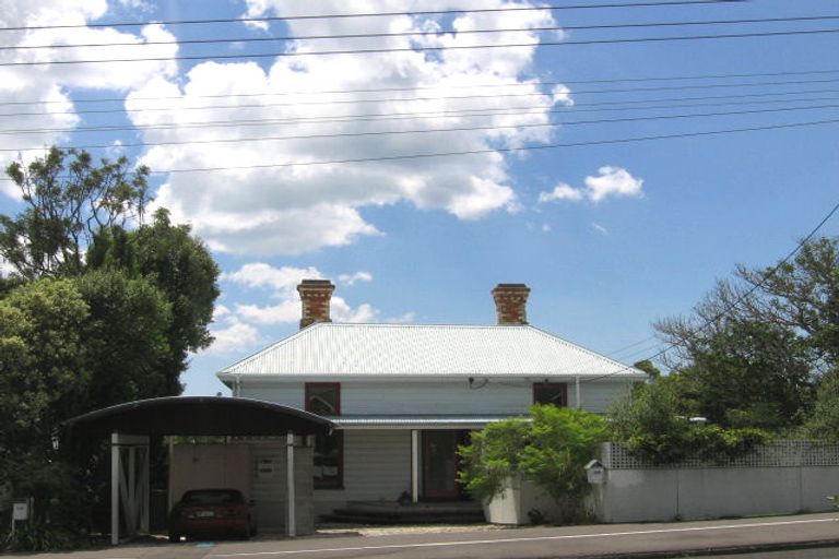 Photo of property in 128 Calliope Road, Stanley Point, Auckland, 0624