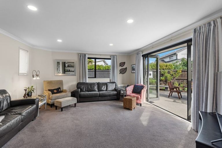 Photo of property in 8 Sandalwood Place, Waimairi Beach, Christchurch, 8083