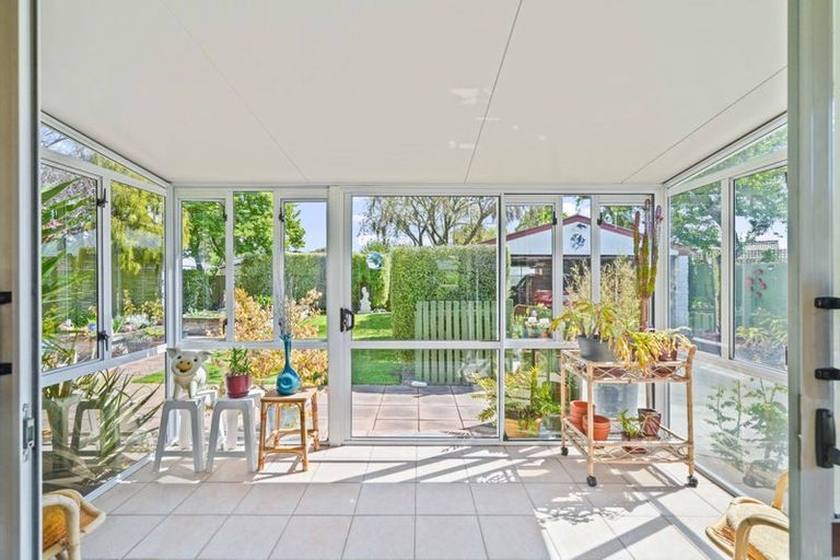 Photo of property in 21 Oakfield Street, Burnside, Christchurch, 8053