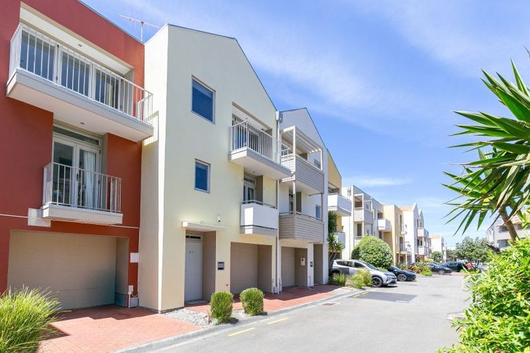 Photo of property in Marrakech Cafe, 41/305 Evans Bay Parade, Hataitai, Wellington, 6021