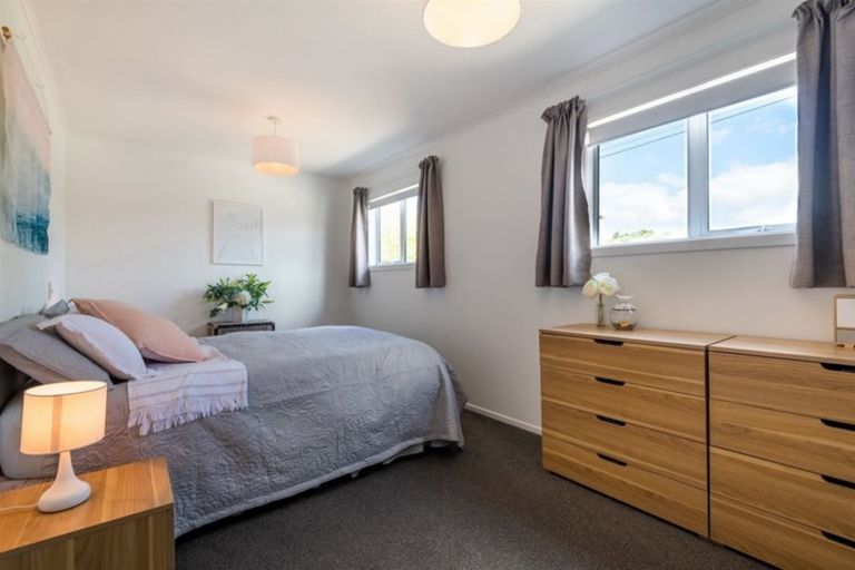 Photo of property in 40 Verran Road, Birkdale, Auckland, 0626