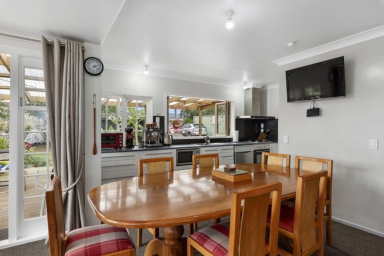 Photo of property in 42a Winchester Street, Levin, 5510