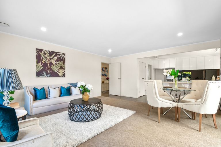 Photo of property in 16 Redlands Grove, Swanson, Auckland, 0612