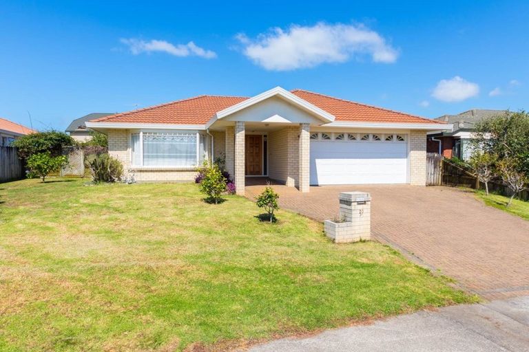 Photo of property in 20 Keswick Close, Northpark, Auckland, 2013