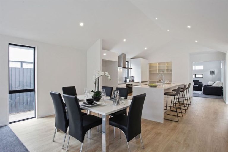 Photo of property in 94 Sarabande Avenue, Redwood, Christchurch, 8051