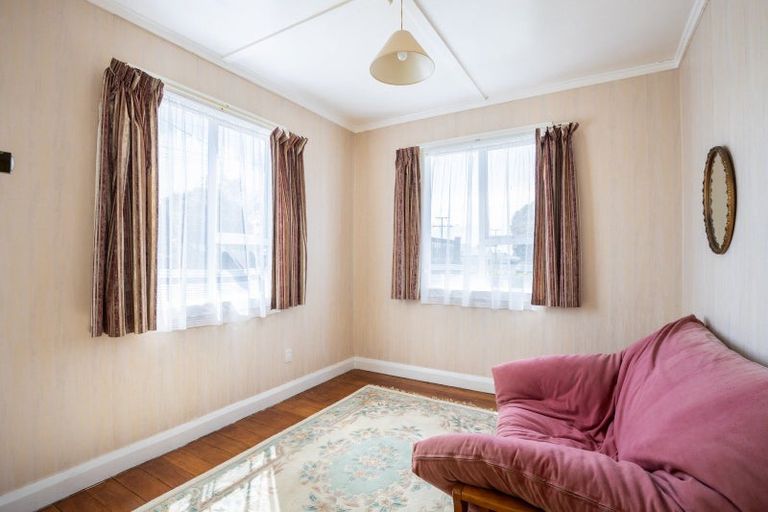 Photo of property in 57 Record Street, Fitzroy, New Plymouth, 4312