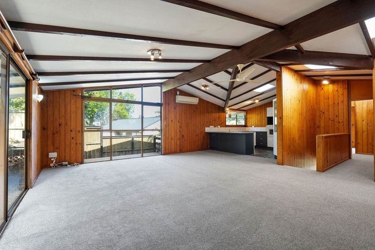 Photo of property in 13 Reynolds Place, Torbay, Auckland, 0630