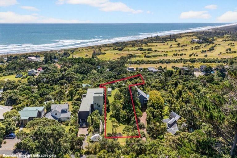 Photo of property in 72 Domain Crescent, Muriwai, 0881