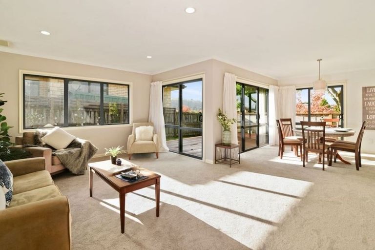 Photo of property in 1 Hoyte Place, Pukehangi, Rotorua, 3015