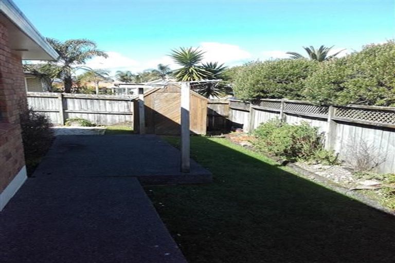 Photo of property in 117 Lakeside Drive, Orewa, 0931