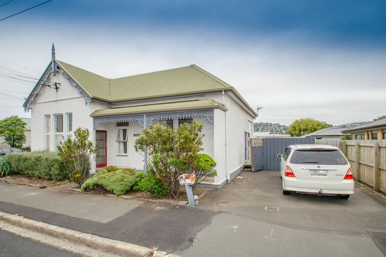 Photo of property in 32 Cutten Street, South Dunedin, Dunedin, 9012