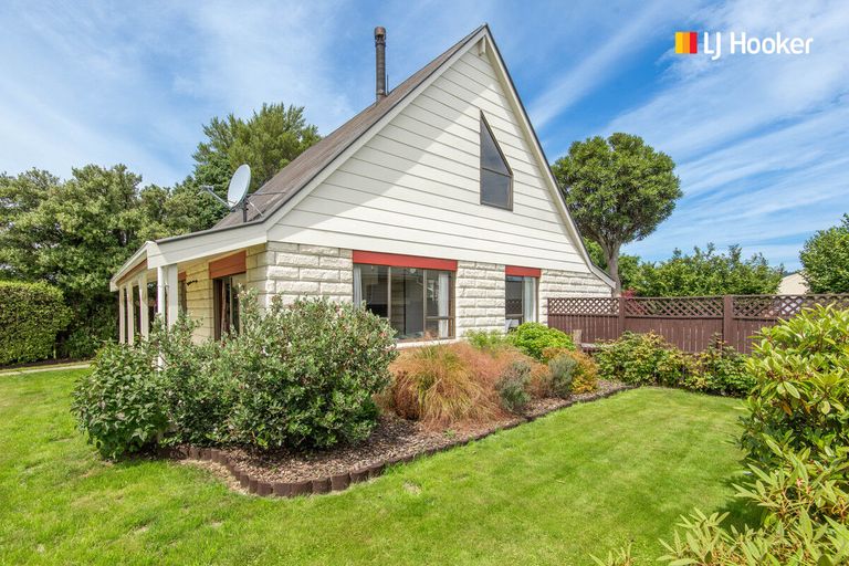 Photo of property in 11 Cedar Crescent, Mosgiel, 9024