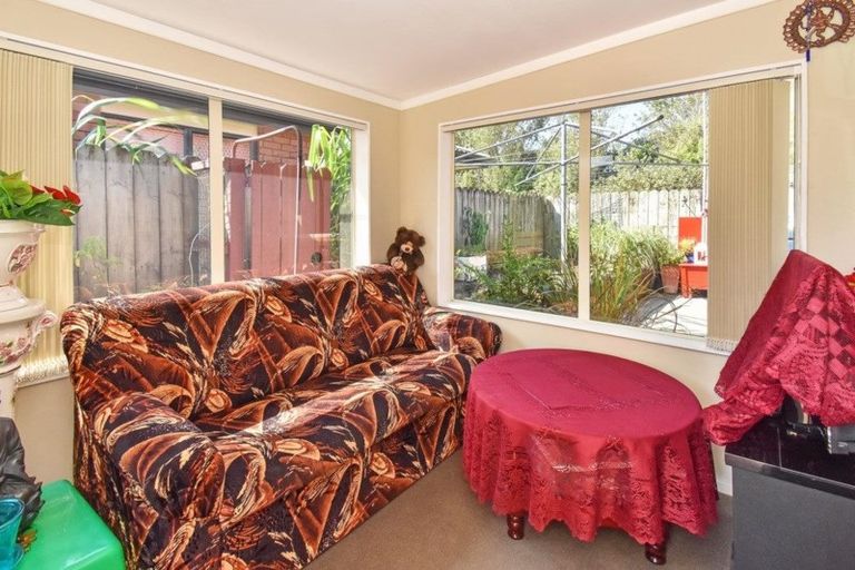 Photo of property in 42 Tussock Avenue, Mangere, Auckland, 2022