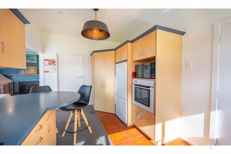 Photo of property in 60 Timaru Road, Waimate, 7924