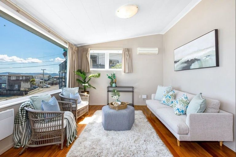 Photo of property in 609 Marine Drive, Days Bay, Lower Hutt, 5013