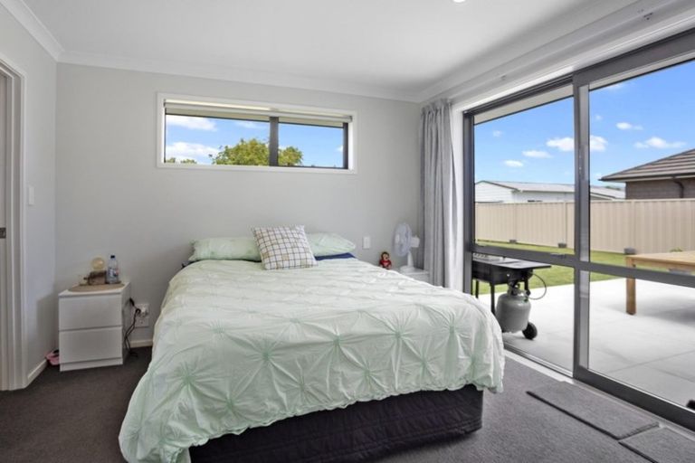 Photo of property in 22f Clive Road, Katikati, 3129