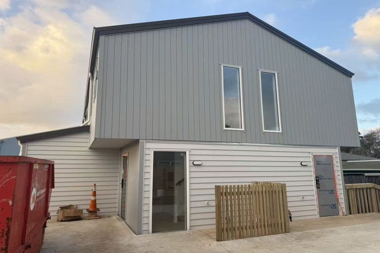 Photo of property in 20c Edwards Avenue, Henderson, Auckland, 0610