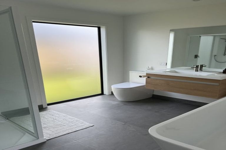 Photo of property in 93 Drysdale Road, Jacks Point, 9371