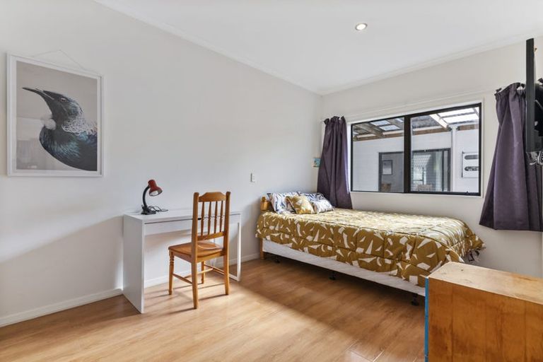 Photo of property in 54 Glennandrew Drive, Half Moon Bay, Auckland, 2012